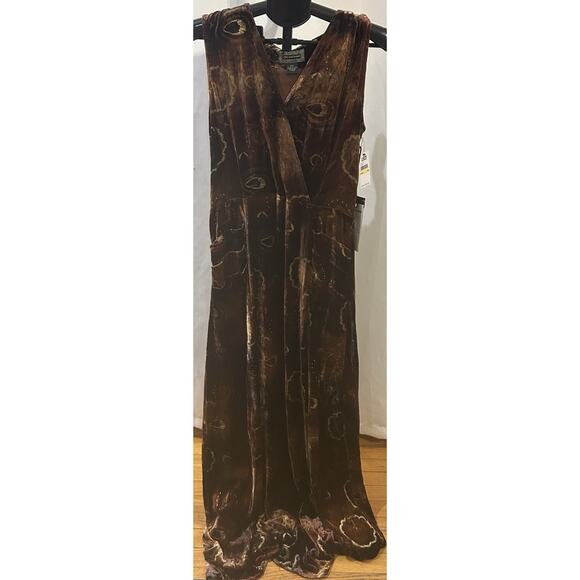 2OHThreads Dresses & Skirts - NWT 2OHThreads Brown Velvet Dress size M